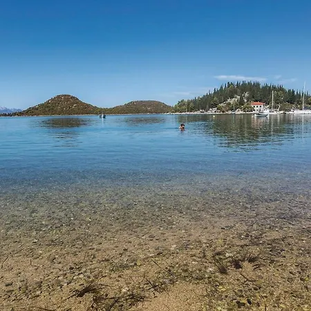 Two-bedroom In 公寓