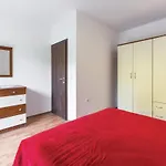 Two-bedroom In דירה
