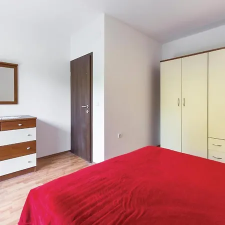 Two-bedroom In דירה
