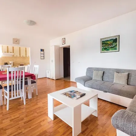 Two-bedroom In דירה *